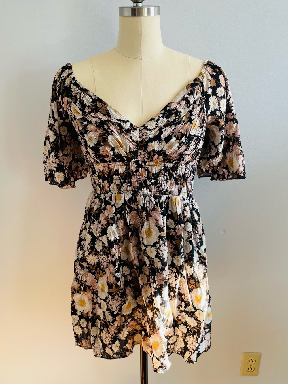 Abercrombie & Fitch Off The Shoulder Black Floral Mini Dress- Size Medium Tall